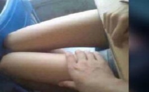 火车站遇美女！美女遇色狼 这下栽了