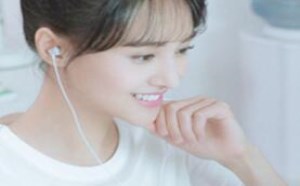 郭晶晶霍启回母校秀恩爱狗粮撒不停 早点扒20180727