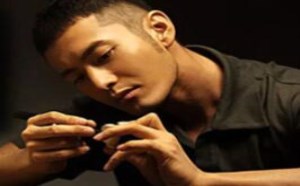 秦俊杰袁冰妍交往过密？baby朱一龙拍吻戏 20180815