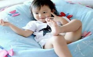 关晓彤机场遭网友调侃 徐峥被曝做发型模特 20180605