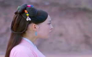 娜扎宣布与张翰和平分手 陈冠希携妻女看球赛20180608