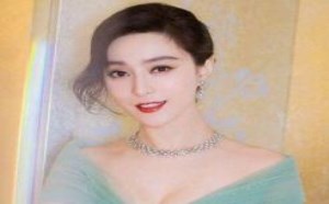 张雨剑吴倩疑好事将近 何超莲窦骁返港十指紧扣20191101
