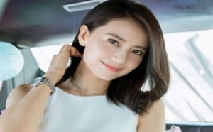 景甜遭男子咸猪手 和偷袭刘亦菲的是一个人 20190424