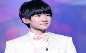 曝Baby甘心演女二 花重金请老师陪她拍戏 20190530 曝Baby甘心演女二 花重金请老师陪她拍戏 20190530
