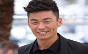 十几个网红陪酒黄晓明？赵本山捐500万赈灾 20190710
