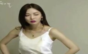 咖啡惹的祸，女上司把自己衣服脱了还让男子脱
