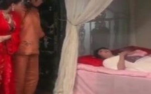 女鬼大骂美女穿的睡衣太新潮不正经搞笑视频